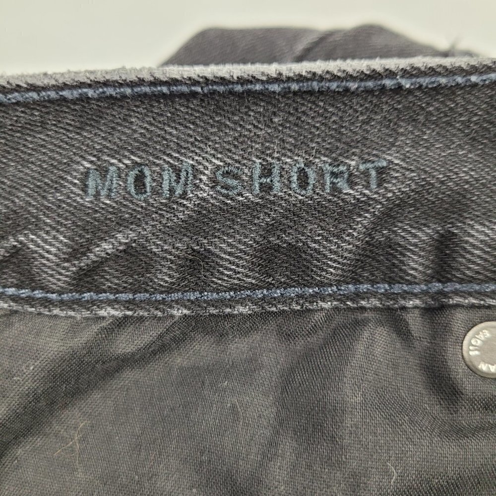 AE American Eagle Black Distressed Denim Cuff High Rise Mom Short 6 5566 - Picture 6 of 10